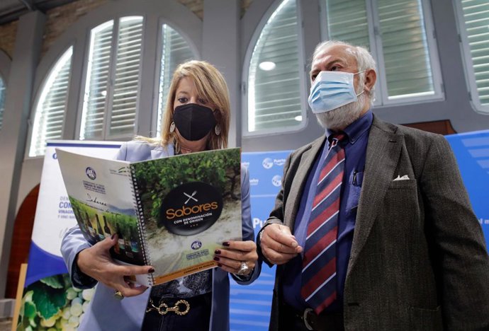 'Condado de Huelva' edita un libro de recetas elaboradas por chefs onubenses con sus vinos y vinagres.