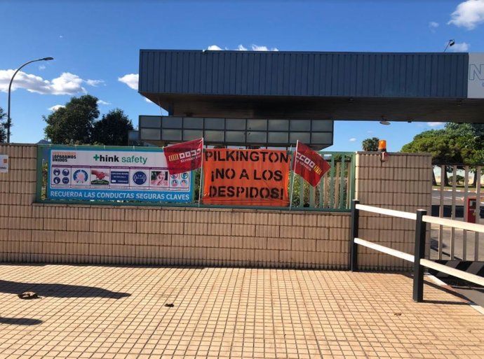 Cartel contra los despidos de Pilkington.