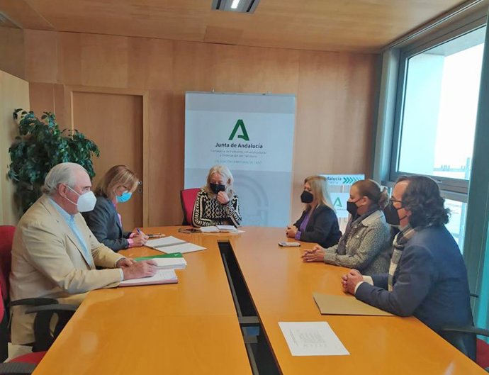 Mercedes Colombo reunida con la alcaldesa de Jerez.