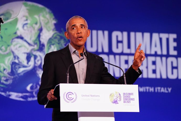 08 November 2021, United Kingdom, Glasgow: Former US president Barack Obama delivers a speech during a session at the UN Climate Change Conference COP26. Photo: Jane Barlow/PA Wire/dpa