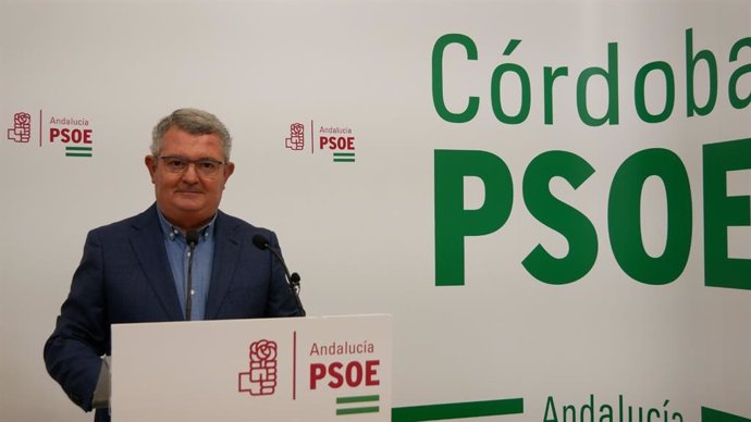 El parlamentario andaluz del PSOE por Córdoba Jesús María Ruiz en la sede de su partido.