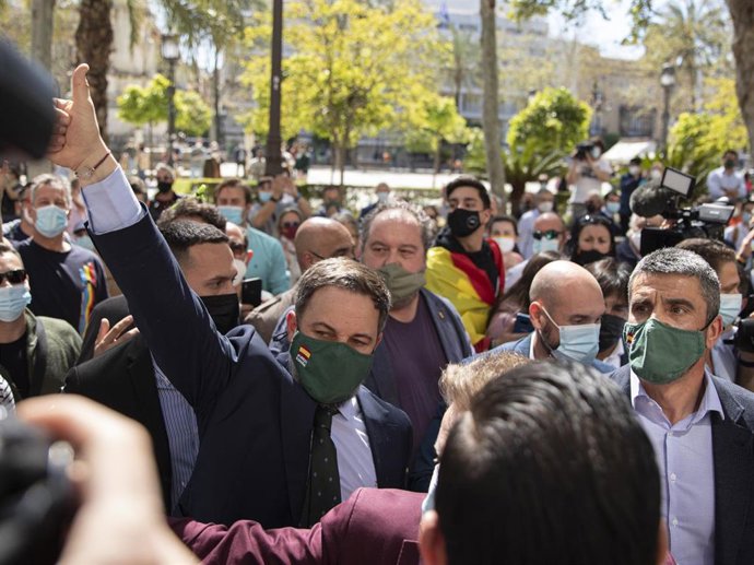 Archivo - El presidente de Vox, Santiago Abascal, en su acto de la Plaza Nueva