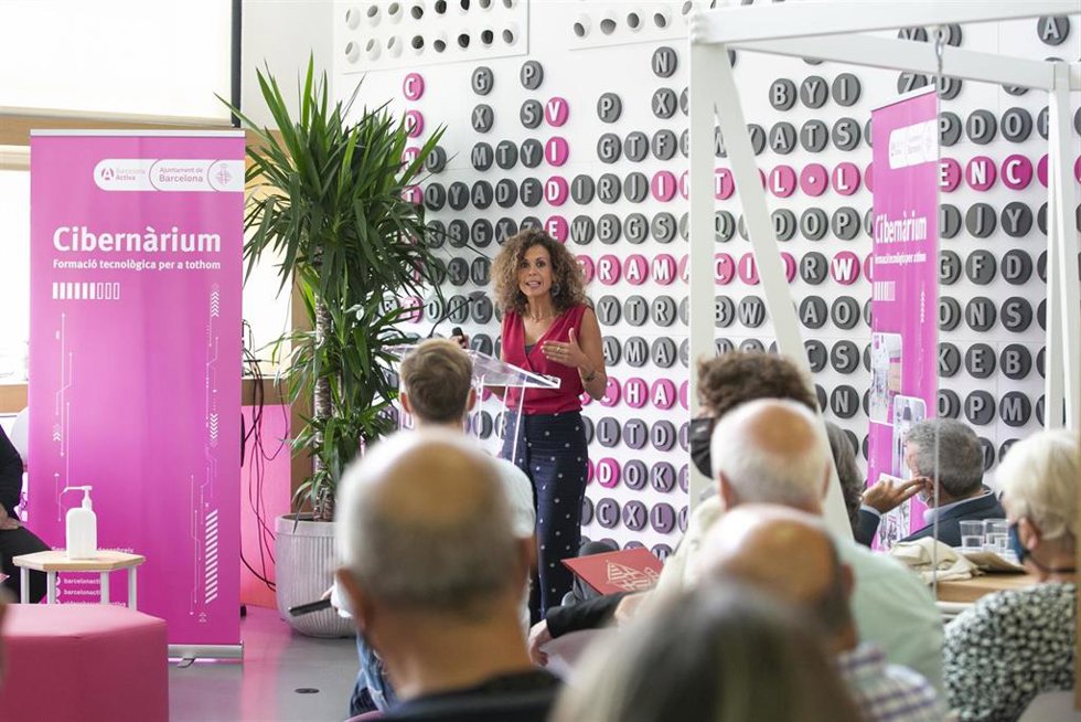 Archivo - Barcelona Activa organiza las IT Talks en el Saló de l'Ocupació sobre las profesiones del futuro