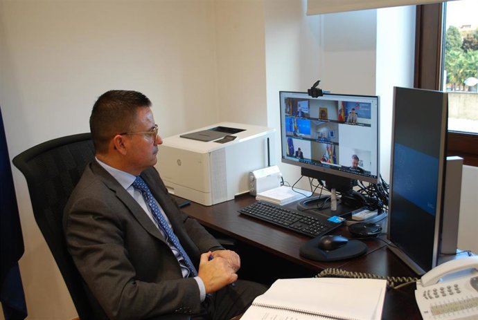 El conselleiro de Medio Rural, José González, en el Consejo consultivo de política agrícola para asuntos comunitarios