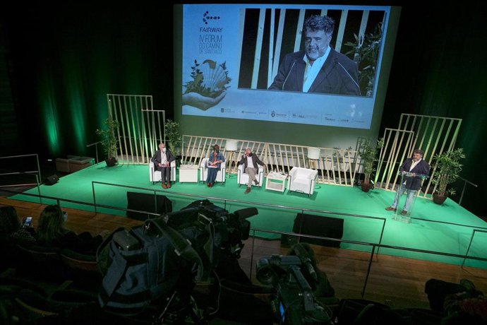 A directora de Turismo de Galicia, Nava Castro participa na conferencia inaugural de Fairway, IV Fórum do Camiño de Santiago sobre turismo e sustentabilidade no Camiño.