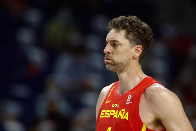 Archivo - Pau Gasol durante un partido con la selección española