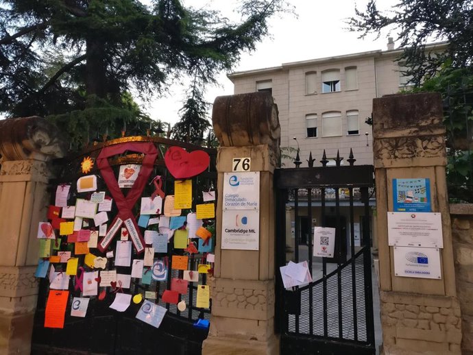 Archivo - Escolapias Logroño con uina protesta en favor de la concertada