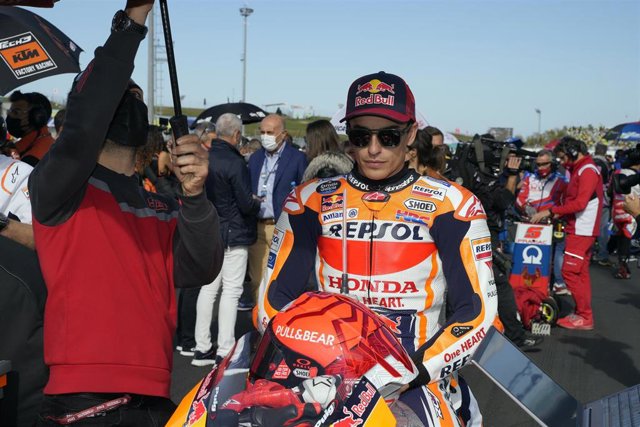 Marc Márquez en la parrilla de salida antes del Gran Premio de la Emilia Romaña 2021