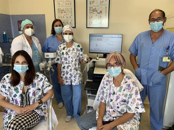 El neumólogo infantil del Servicio de Pediatría del Virgen Macarena, Anselmo Andrés, es el coordinador del primer Tratado de Neumología Infantil.