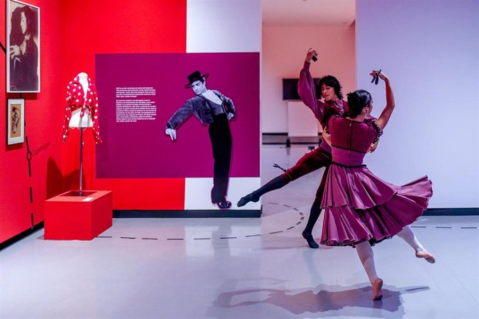 Actuaciones flamencas durante la inauguración  en el convento de Santa Inés de la exposición conmemorativa del centenario de Antonio el Bailarín a 04 de noviembre del 2021. a exposición Antonio 'El Bailarín', 