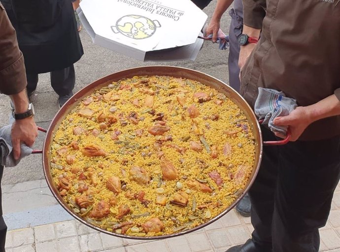 Archivo - Imagen de una paella