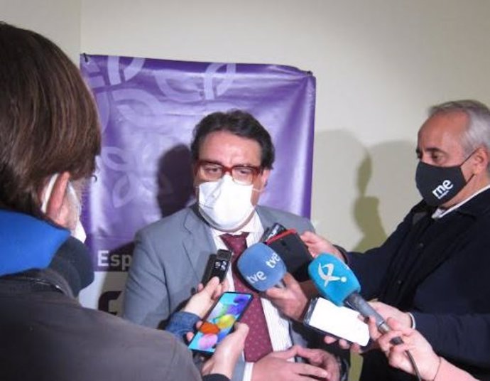 El consejero de Sanidad, José María Vergeles, atiende a los medios en BAdajoz