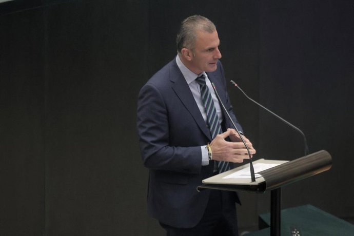 Archivo - El secretario general de Vox, Javier Ortega Smith, interviene en una sesión ordinaria del Ayuntamiento de Madrid