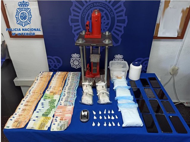 La Policía Nacional desarticula una organización criminal dedicada a la venta de cocaína y cristal.