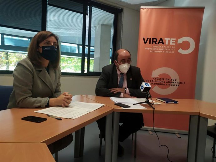 La conselleira de Medio Ambiente e Vivenda, Ángeles Vázquez, y el presidente de Viratec, Marcos Martín