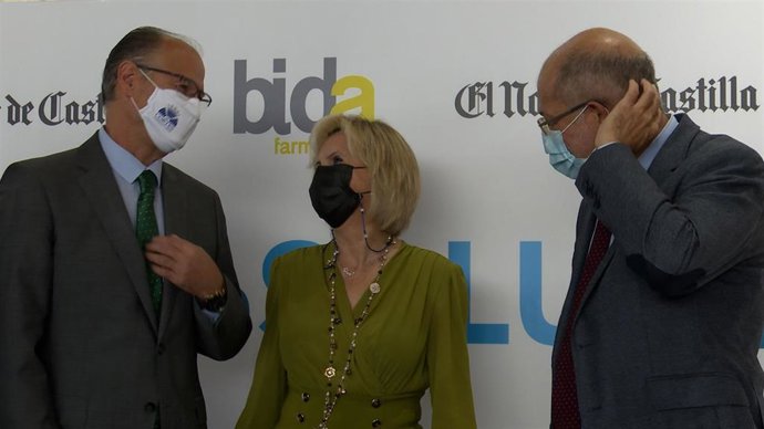 El presidente de las Cortes, Luis Fuentes; la consejera de Sanidad, Verónica Casado, y el vicepresidente de la Junta, Francisco Igea.