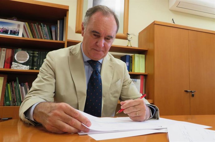 El delegado de Empleo, Formación, Trabajo Autónomo, Transformación Económica, Industria, Conocimiento y Universidades en Huelva, Antonio Augustín.