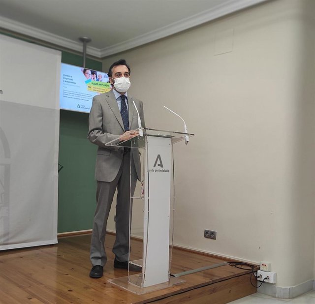 El delegado territorial de Empleo, Formación, Trabajo Autónomo, Transformación Económica, Industria, Conocimiento y Universidades en Jaén, Francisco Joaquín Martínez.