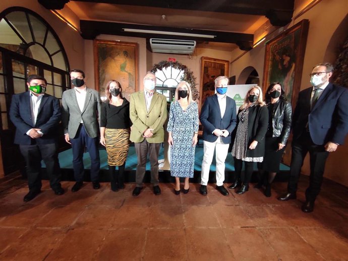 Participantes en el Foro 'Andalucía Futura: Turismo y Cultura como motor económico de Andalucía' del PP andaluz.