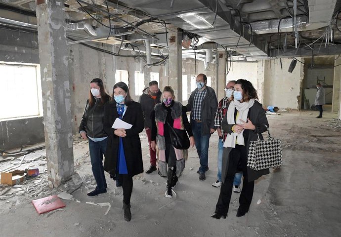 Gema Igual visita el Mercado de Puertochico