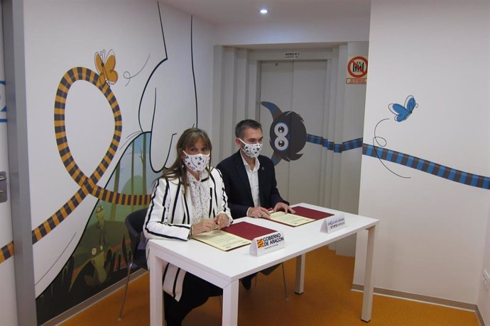 Gobierno de Aragón y Aspanoa renuevan su colaboración, en un acto en el Hospital Infantil de Zaragoza.