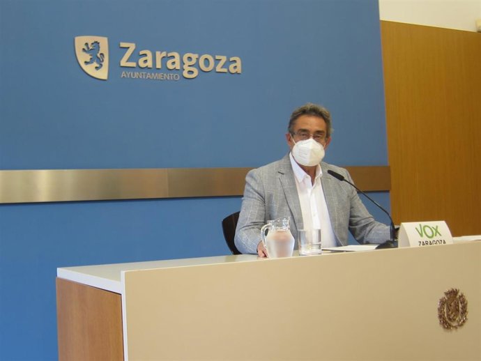 Archivo - El portavoz de VOX en el Ayuntamiento de Zaragoza, Julio Calvo