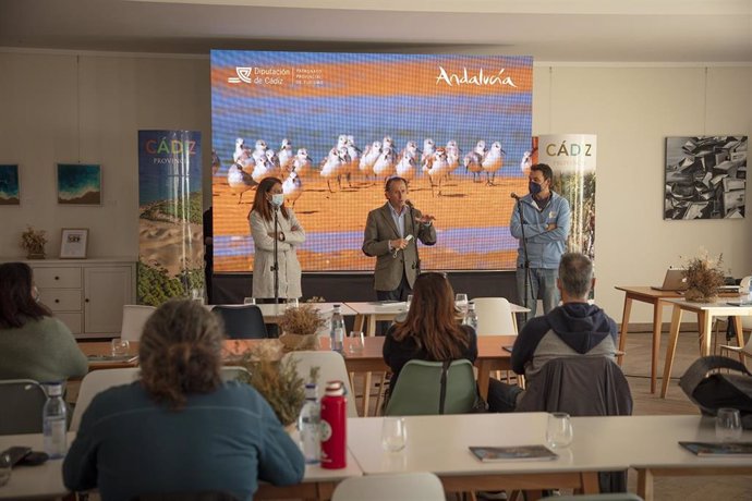 Presentación del curso de formación ornitológica en la Bahía de Cádiz.