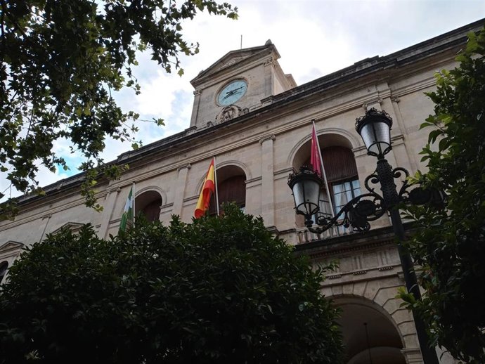 Archivo - Fachada del Ayuntamiento de Sevilla
