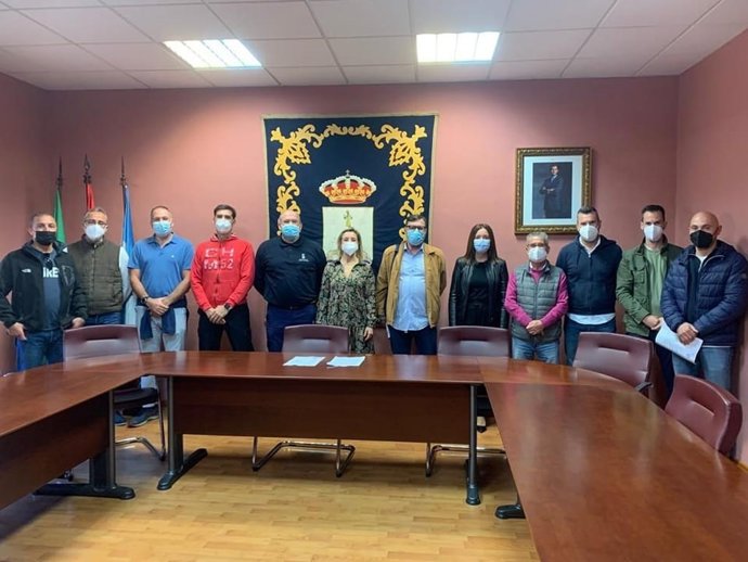 El diálogo social ha permitido un acuerdo destinado a aumentar la eficacia del Ayuntamiento de Alcalá de Guadaíra en su relación con los vecinos.
