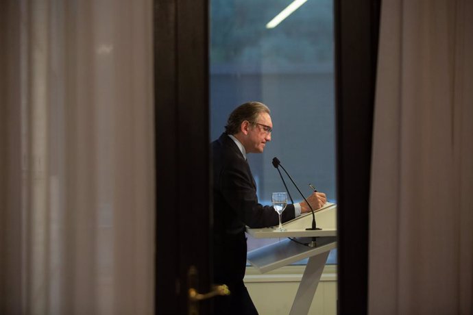 El conseller d'Economia i Hisenda de la Generalitat, Jaume Giró, en una roda de premsa al Parlament