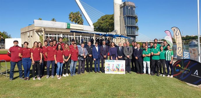 Presentación de la regata Sevilla-Betis, que tendrá lugar este sábado 13 de noviembre y que apoya el Ayuntamiento de Sevilla.
