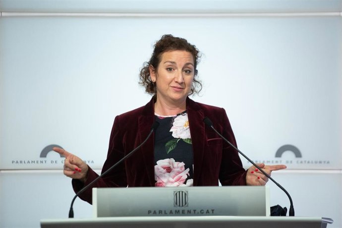 La portavoz del PSC en el Parlament, Alícia Romero, en rueda de prensa para valorar el proyecto de Presupuestos catalanes.
