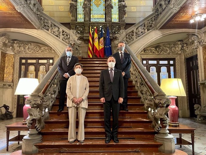La delegada del Gobierno en Catalunya, Teresa Cunillera, y el jefe de Gobierno de Andorra, Xavier Espot, en una reunión este martes, 9 de noviembre de 2021, en Barcelona.
