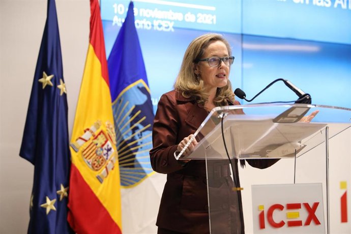 La vicepresidenta primera, Nadia Calviño, interviene durante la jornada del ICEX sobre la agenda 'Visión 2025' para la recuperación y el crecimiento económico sostenible en América Latina y el Caribe 