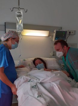 Cuidados postcesárea en la Unidad de Paritorio del Hospital de Valme