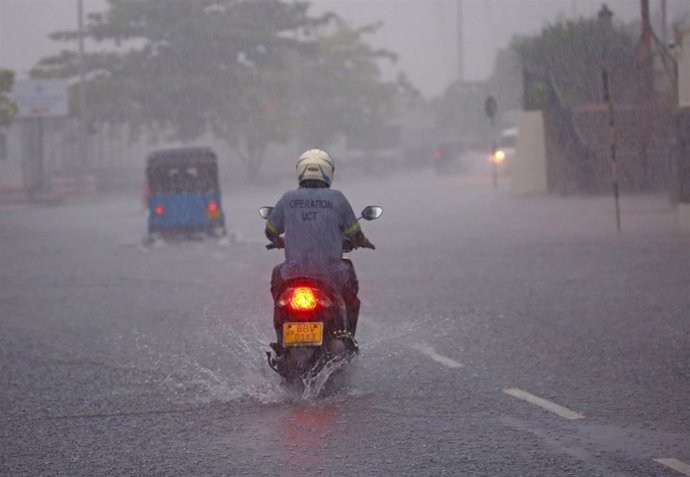 Archivo - Imagen de archivo de fuertes lluvias en Sri Lanka.