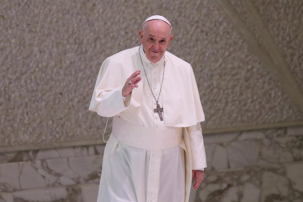 El Papa al llegar a la audiencia general de este miércoles