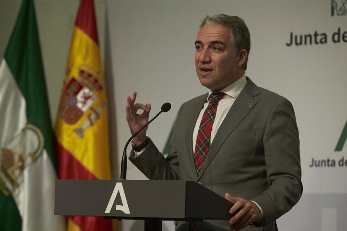 El consejero de presidencia, Elías Bendodo, durante la rueda de prensa tras el Consejo de Gobierno a 10 de noviembre de 2021 en el Palacio de San Telmo en Sevilla (Andalucía, España)