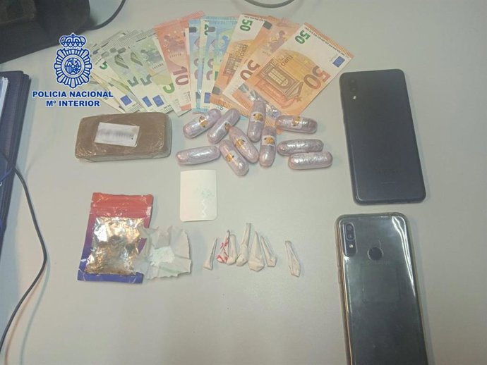 Dinero y droga intervenida