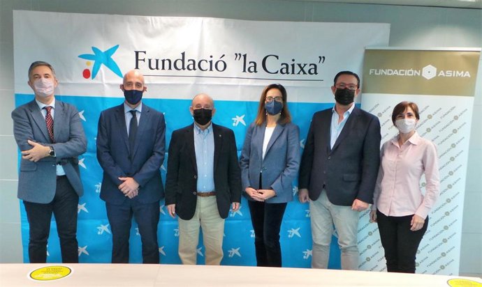 Asima y la Caixa renuevan la colaboración en materia social y educativa.
