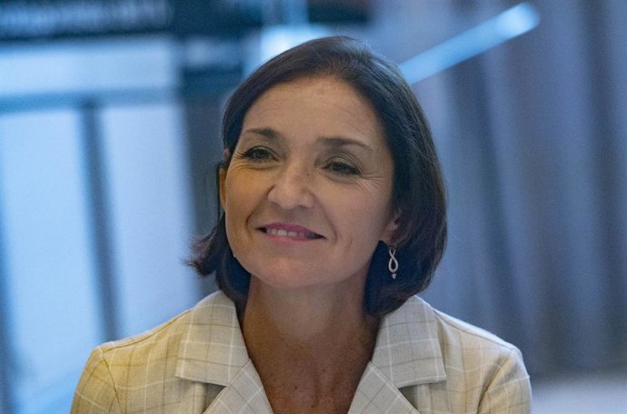 La ministra de Industria, Comercio y Turismo, Reyes Maroto, asiste a la entrega del Premio Protagonista del Motor-Galería de El Mundo, en el Hotel Westin Palace de Madrid, a 14 de octubre de 2021, en Madrid (España). Los premios Protagonistas del Motor-