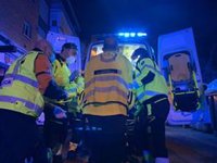 Policía busca al joven que apuñaló a un hombre de 47 cuando salía de un bar en Canillejas