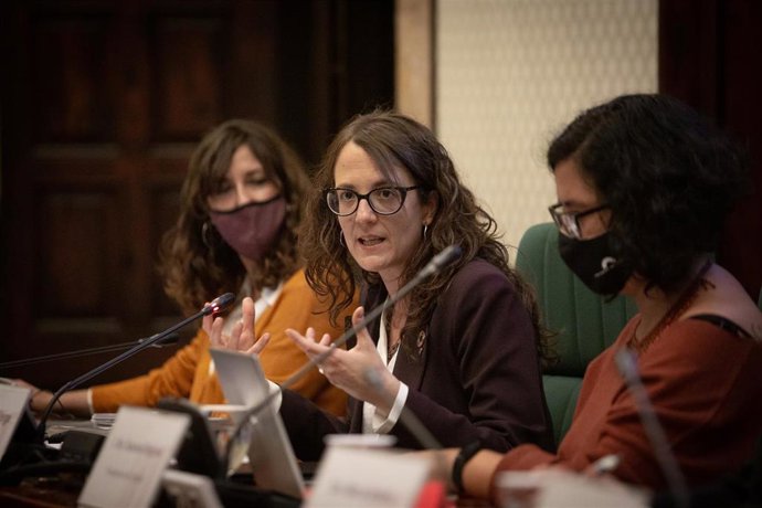 La consellera Tnia Verge presenta los presupuestos catalanes ante la comisión parlamentaria