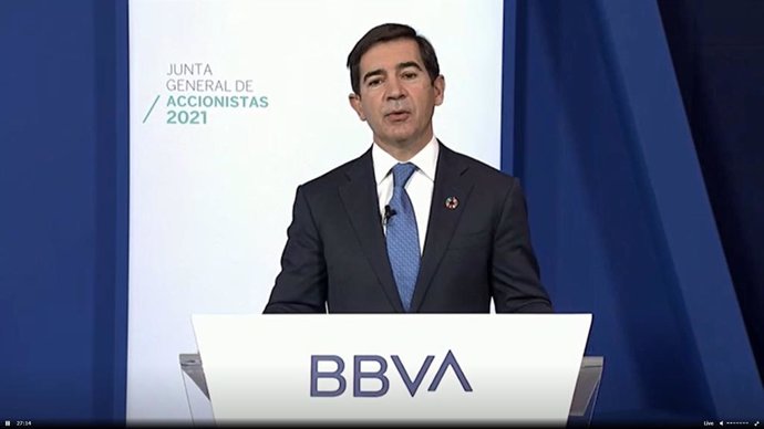 Archivo - El prsidente de BBVA, Carlos Torres, en la junta general ordinaria de 2021