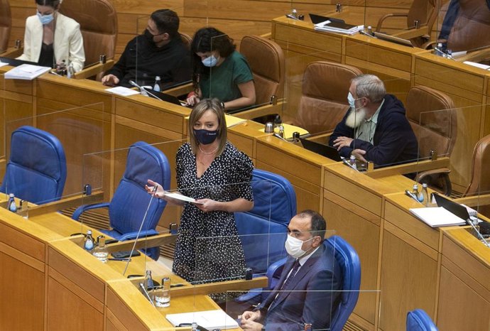 La conselleira de Política Social, Fabiola García, responde a una interpelación del BNG sobre las residencias de la tercera edad en Galicia