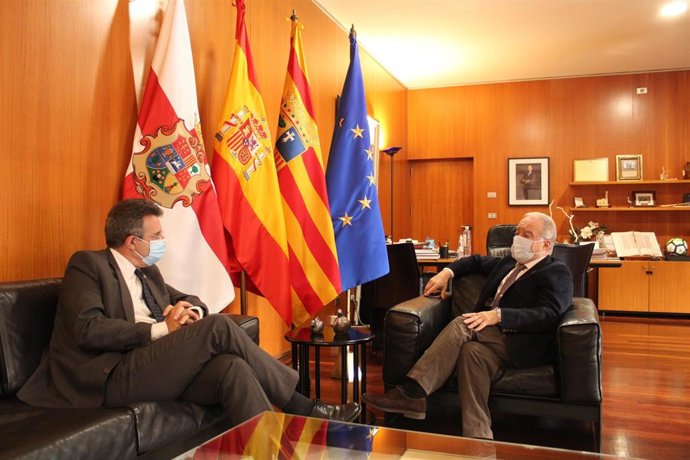El presidente de la DPH , Miguel Gracia,  y  su homólogo de la DPG, Miguel Noguer,
