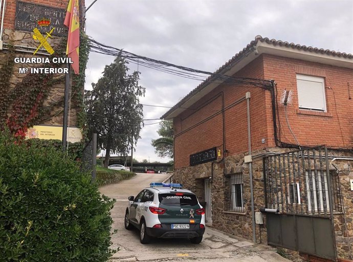 La Guardia Civil investiga a dos personas por un robo con fuerza en una segunda residencia en Herreruela de Oropesa.