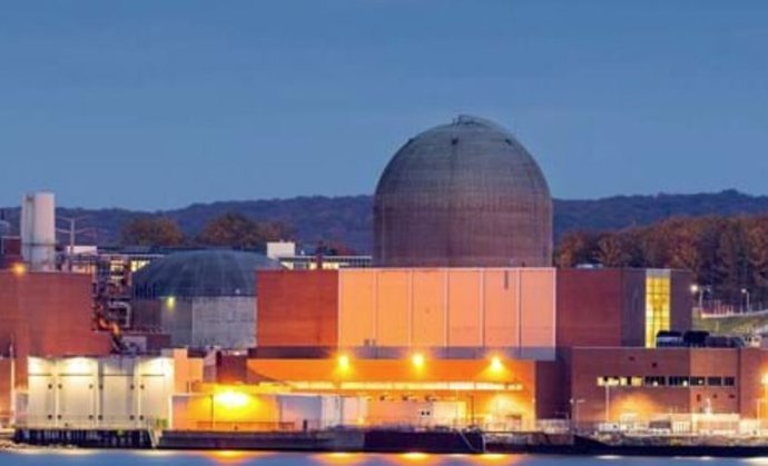 Los investigadores midieron la emisión espontánea de neutrones rápidos del californio-252, un isótopo radiactivo producido en reactores nucleares.