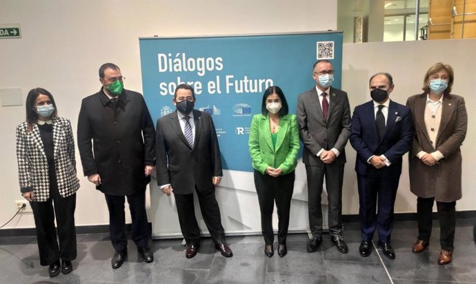 La ministra de Sanidad, Carolina Darias, participa junto al presidente de Asturias, Adrián Barbón, el consejero de Salud, Pablo Fernández, y el rector de la Universidad, Ignacio Villaverde, en los Diálogos sobre el futuro del sistema sanitario en el HUC