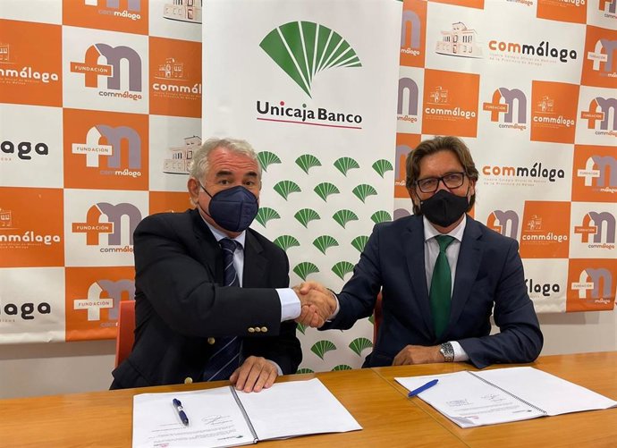 Firma del convenio entre Unicaja Banco y Commálaga
